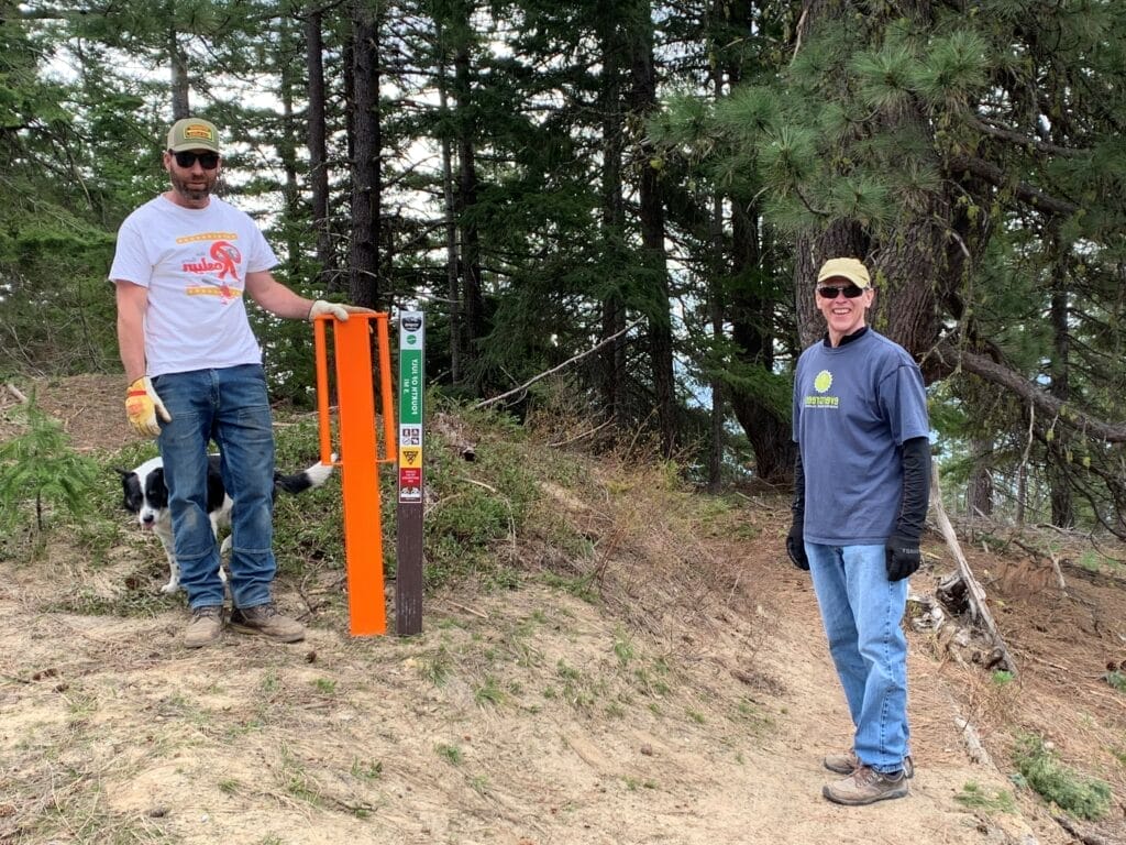 New Towns to Teanaway Signs