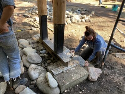 Salmon la Sac kiosk building
