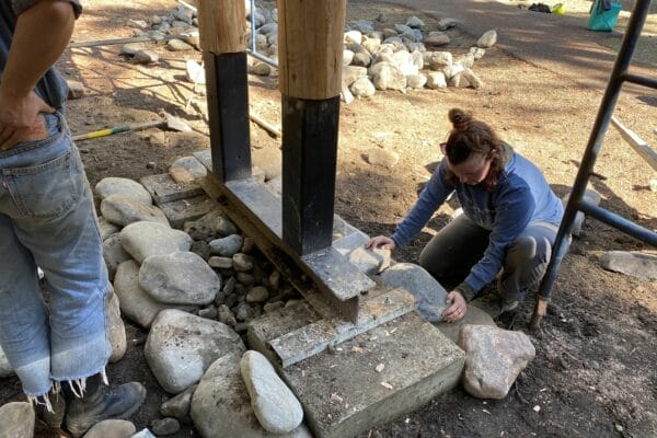Salmon la Sac kiosk building