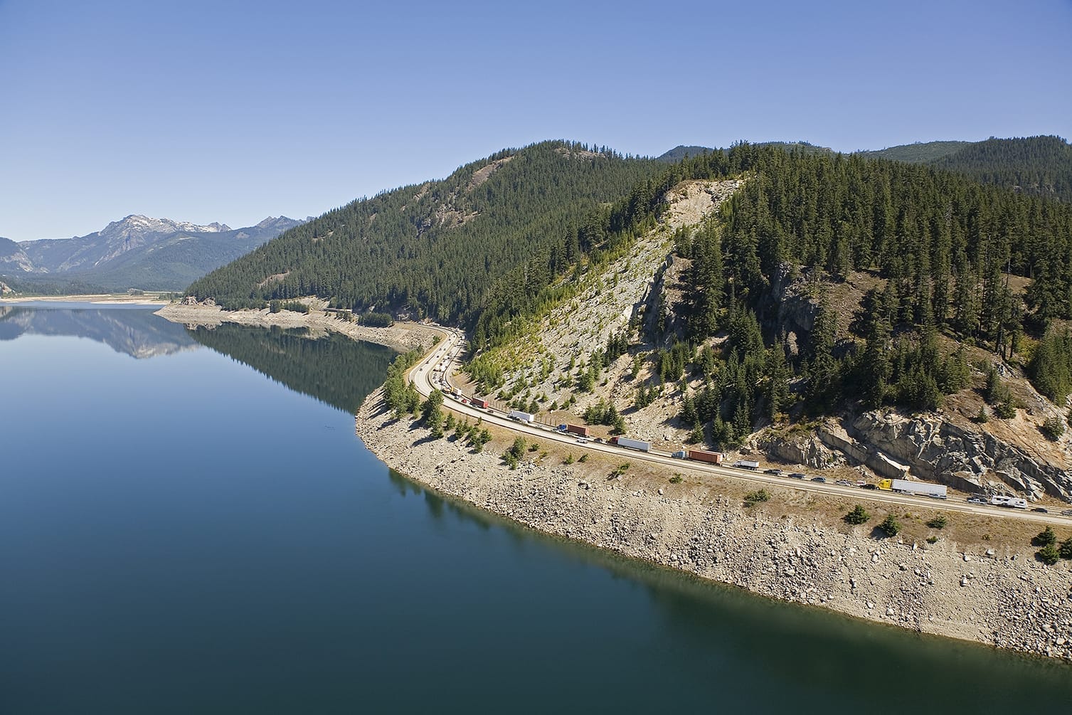 View along lake Keechelus